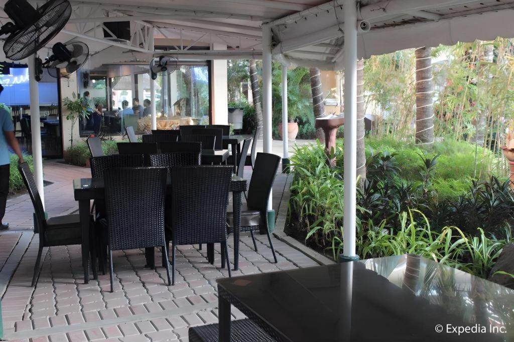 Moonbay Marina The Villas Olongapo Ngoại thất bức ảnh