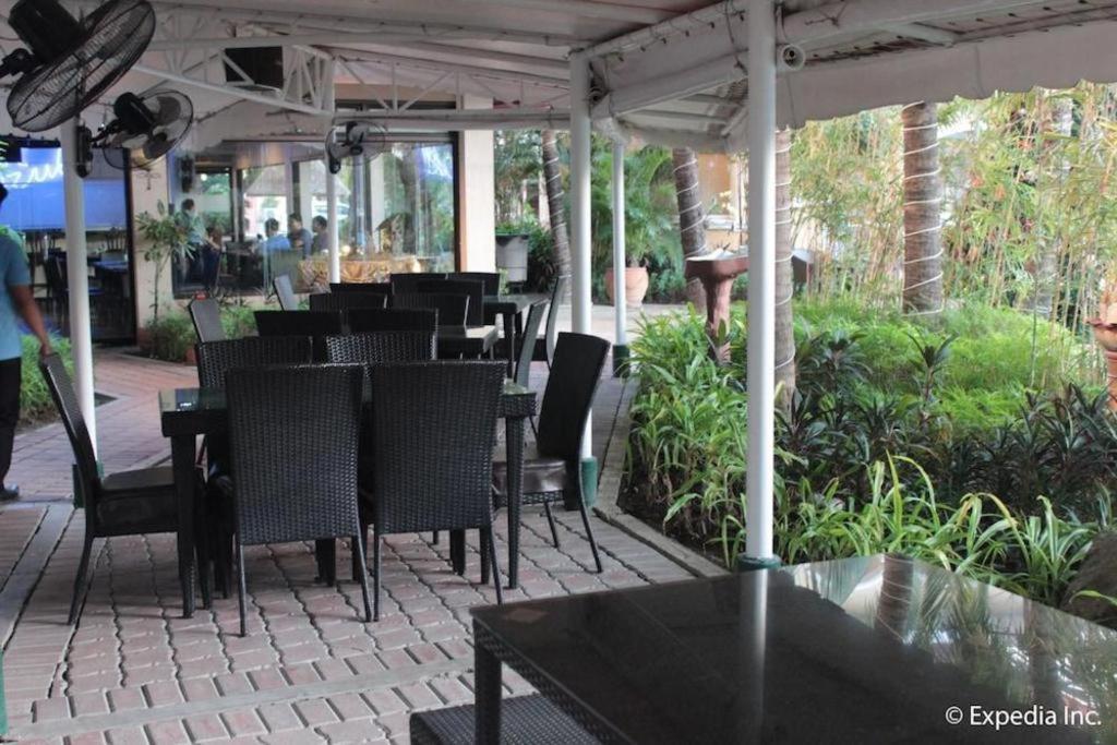 Moonbay Marina The Villas Olongapo Ngoại thất bức ảnh