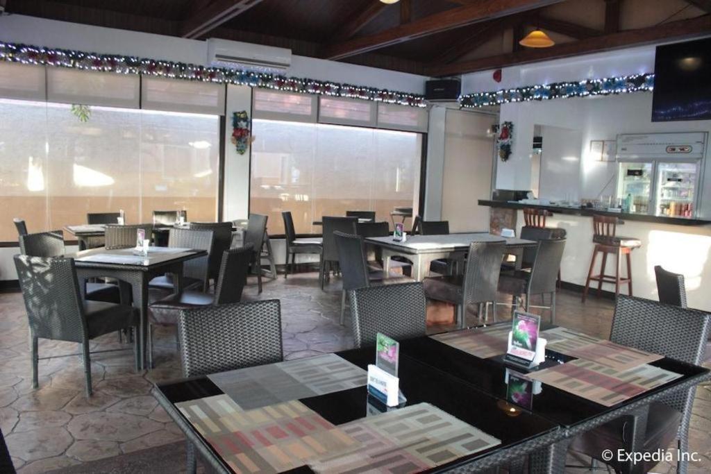 Moonbay Marina The Villas Olongapo Ngoại thất bức ảnh