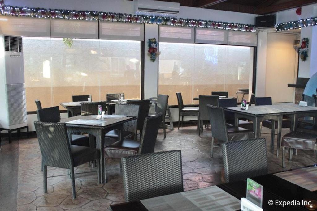 Moonbay Marina The Villas Olongapo Ngoại thất bức ảnh