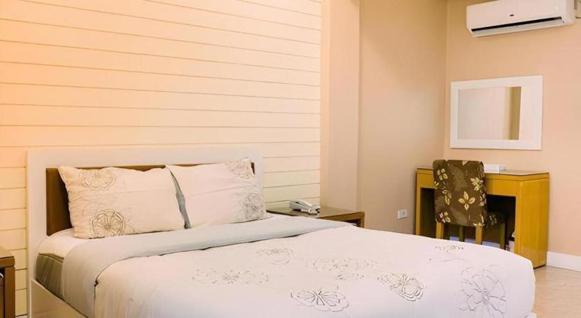 Moonbay Marina The Villas Olongapo Ngoại thất bức ảnh